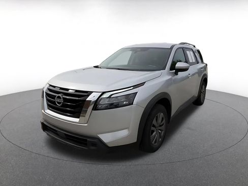 Used 2025 Nissan Pathfinder SV FWD image 7