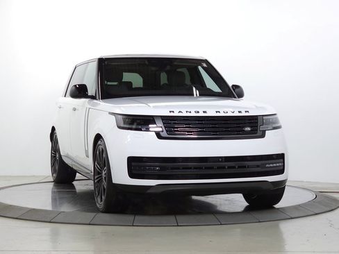 Certified 2025 Land Rover Range Rover Long Wheelbase SE AWD/4WD image 10