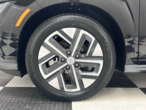 Used 2023 Hyundai Kona SEL w/ Cargo Package FWD image 8