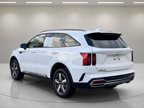 Used 2023 Kia Sorento S FWD image 3