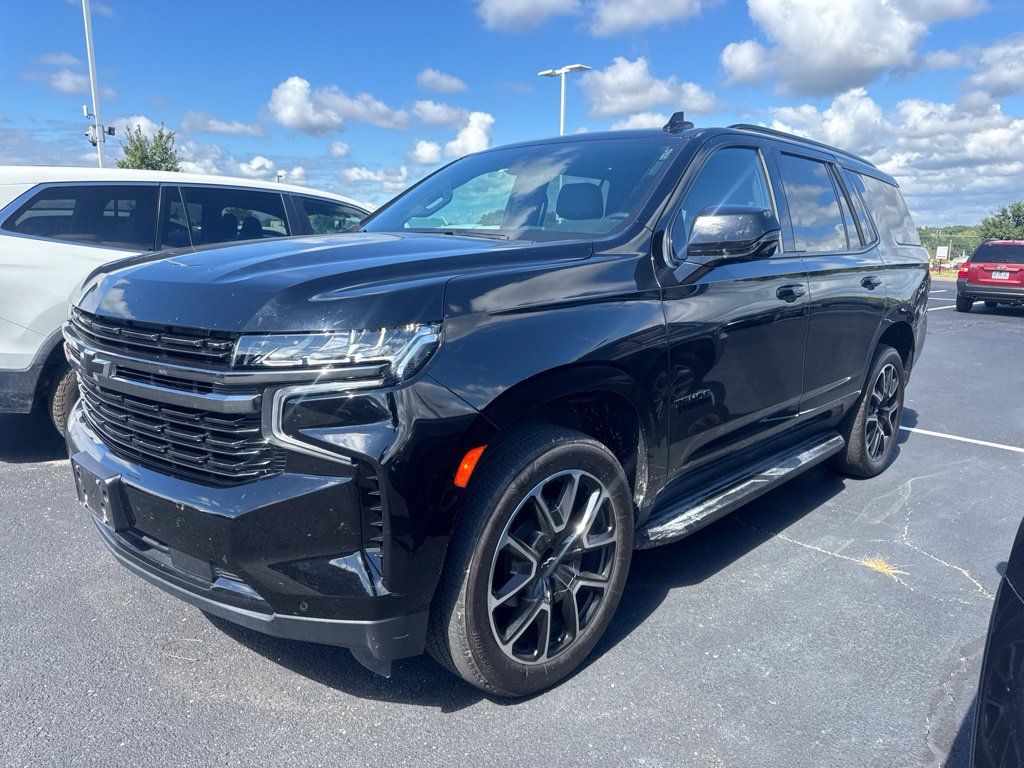 Used 2022 Chevrolet Tahoe RST w/ Luxury Package AWD/4WD image 2