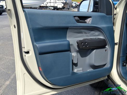 New 2025 Ford Maverick Lariat w/ Black Appearance Package image 10