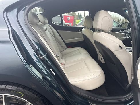 Used 2024 Genesis G70 2.5T image 11