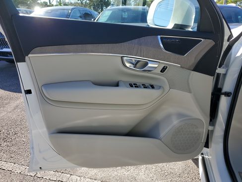 Used 2023 Volvo XC90 B5 Plus w/ Protection Package Premier image 13