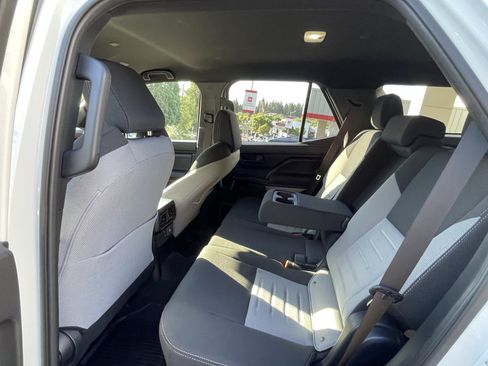 Certified 2025 Toyota 4Runner TRD Off-Road AWD/4WD image 12