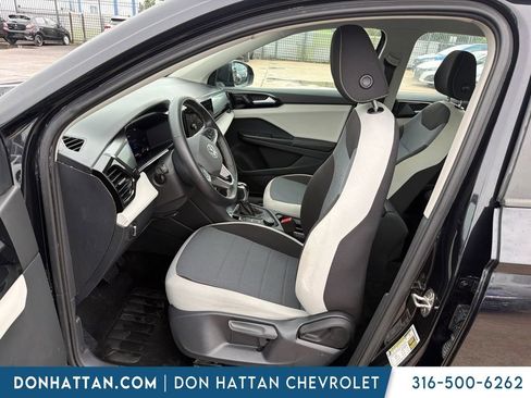 Used 2025 Volkswagen Taos S AWD/4WD image 3