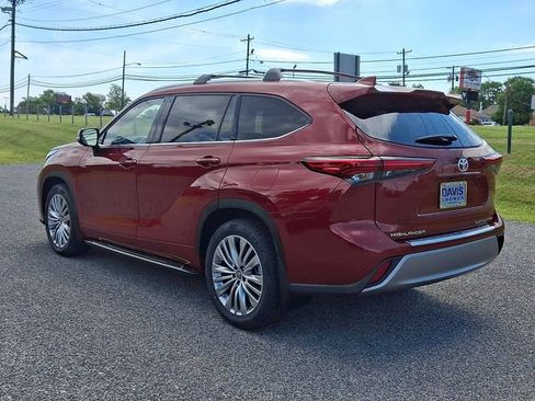 Used 2023 Toyota Highlander Platinum AWD/4WD image 4