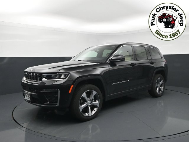 New 2026 Jeep Grand Cherokee Limited w/ Luxury Tech Group II AWD/4WD image 2