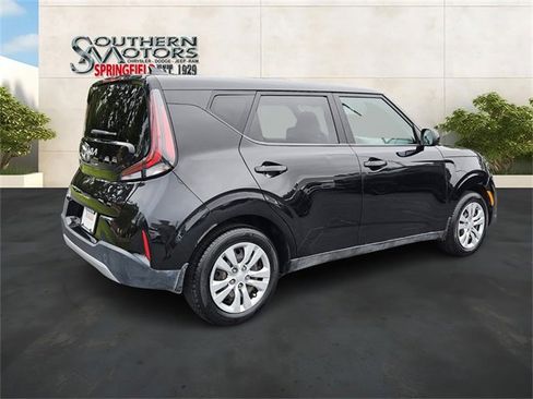 Used 2023 Kia Soul LX image 5