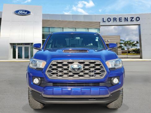 Used 2022 Toyota Tacoma TRD Sport image 2