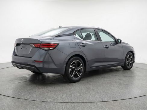 Used 2025 Nissan Sentra SV FWD image 9