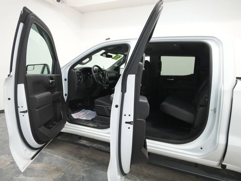 Used 2020 Chevrolet Silverado 1500 Custom w/ Custom Value Package image 21