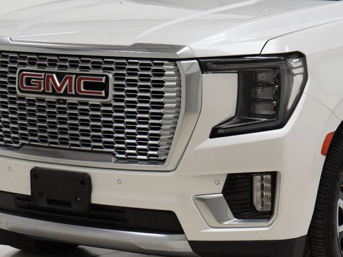 Used 2021 GMC Yukon XL Denali w/ Denali Ultimate Package RWD image 10