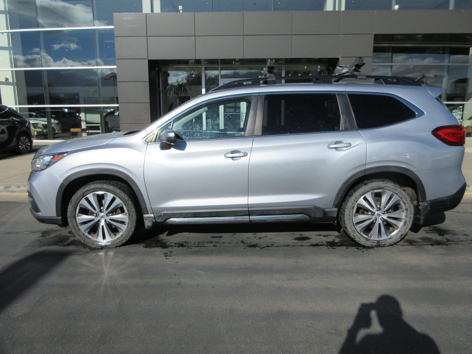 Used 2022 Subaru Ascent Limited w/ Technology Package AWD/4WD image 3