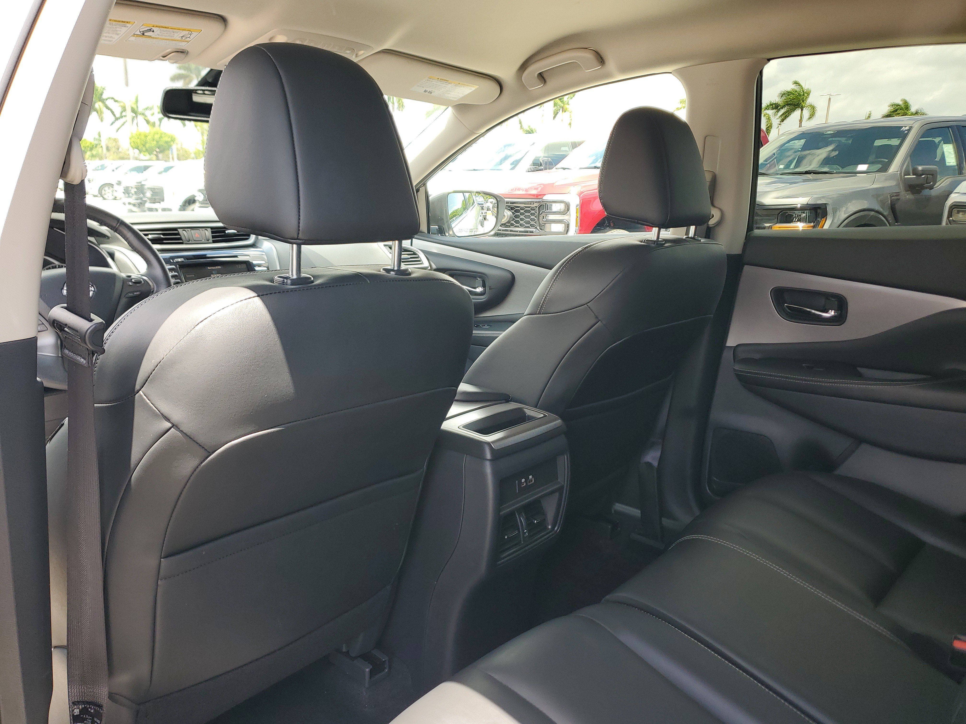 Certified 2024 Nissan Murano SV w/ SV Midnight Edition Package FWD image 13