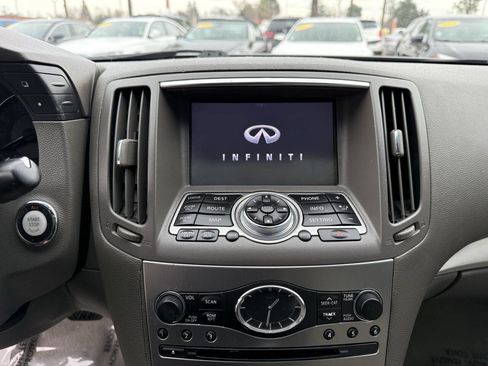 Used 2011 INFINITI G37 Journey w/ Premium Pkg image 18