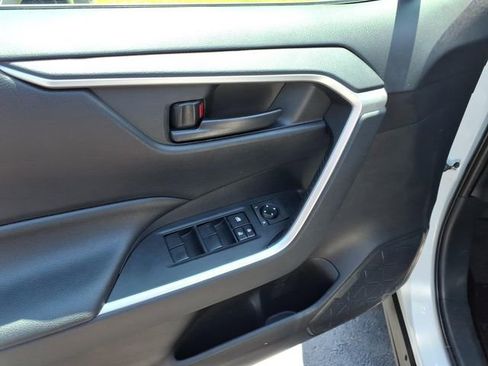 Used 2019 Toyota RAV4 LE w/ Carpet Mat Package AWD/4WD image 13
