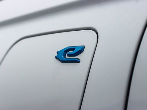 Used 2023 Jeep Grand Cherokee 4WD 4xe image 12