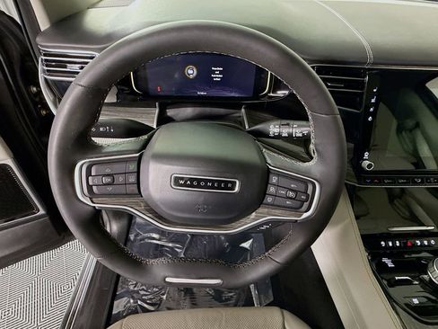Used 2022 Jeep Wagoneer Series III w/ Premium Group I AWD/4WD image 23