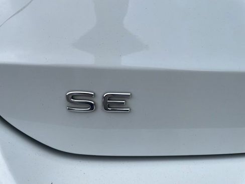 Used 2024 Volkswagen Taos SE image 20