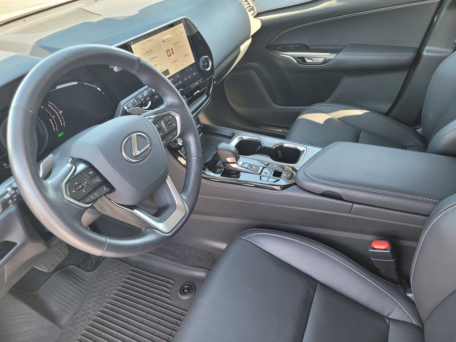 Certified 2026 Lexus NX 350h AWD w/ Accessory Package (2T) image 19