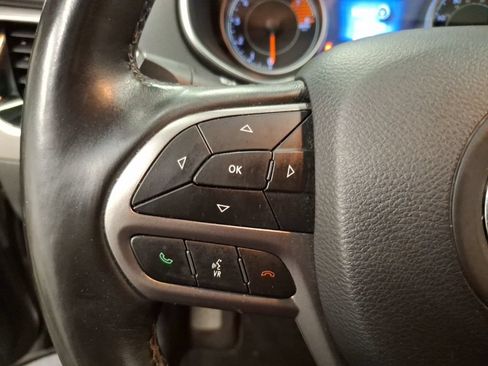 Used 2019 Jeep Cherokee Limited w/ Trailer Tow Group AWD/4WD image 21