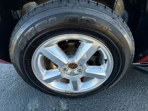 Used 2010 Chevrolet Suburban LTZ AWD/4WD image 23