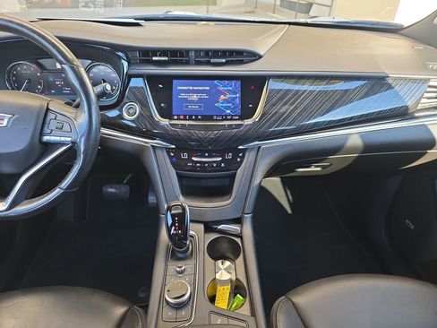 Used 2023 Cadillac XT6 Premium Luxury image 15