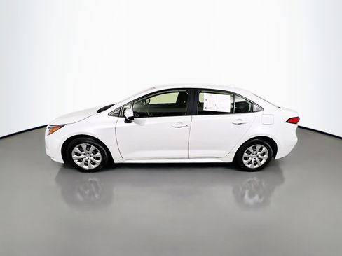 Used 2022 Toyota Corolla LE image 9