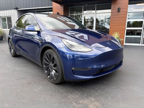 Used 2022 Tesla Model Y Performance AWD/4WD image 2