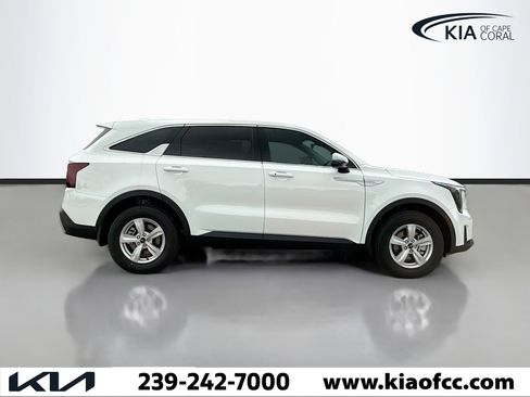 New 2026 Kia Sorento LX image 6