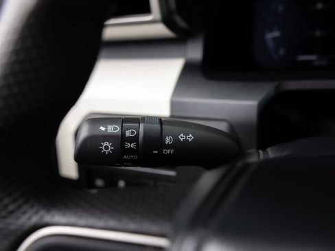 Used 2024 Toyota Tacoma TRD Off-Road AWD/4WD image 17