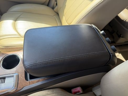 Used 2011 Buick Enclave CXL FWD image 20