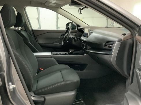 Used 2023 Nissan Rogue S AWD/4WD image 17