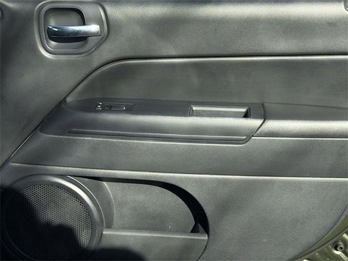 Used 2016 Jeep Patriot Sport w/ Power Value Group image 36