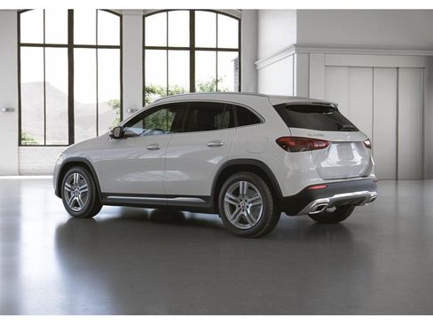 Certified 2023 Mercedes-Benz GLA 250 4MATIC image 31