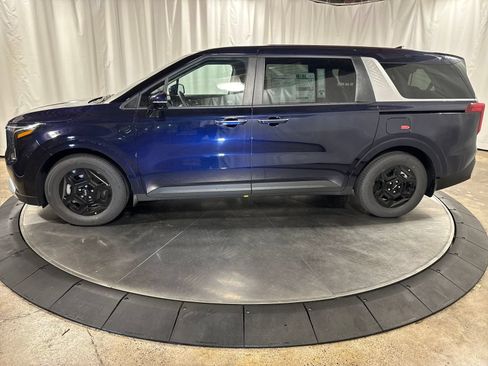 New 2026 Kia Carnival FWD image 6