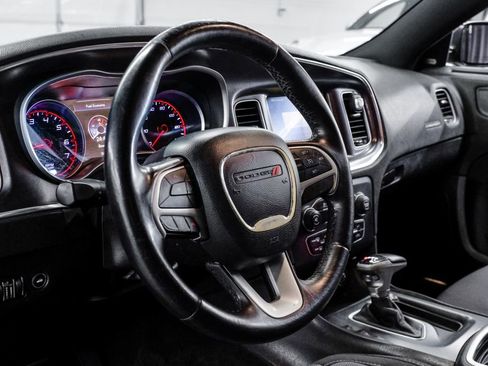 Used 2015 Dodge Charger SXT image 21