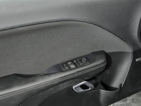 Used 2016 Dodge Challenger R/T Scat Pack RWD image 13