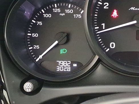 Used 2025 Porsche Macan Turbo image 21