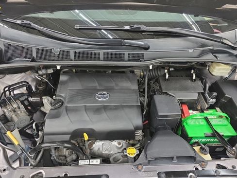 Used 2015 Toyota Sienna L image 31