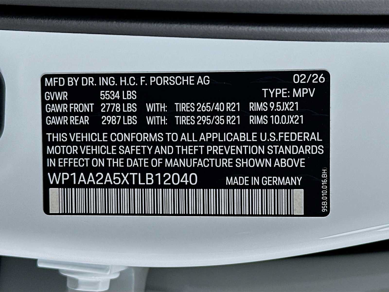 Used 2026 Porsche Macan AWD/4WD image 33