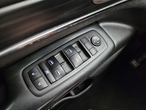 Used 2021 Jeep Grand Cherokee Limited w/ Sun & Sound Group AWD/4WD image 27