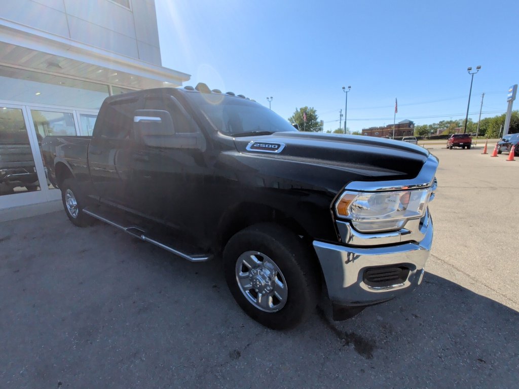Used 2024 RAM 2500 Tradesman w/ Chrome Appearance Group AWD/4WD image 2