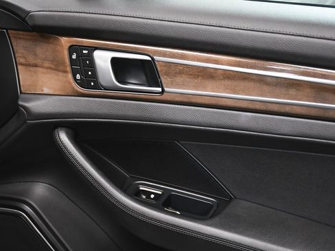 Used 2023 Porsche Panamera Platinum Edition image 18