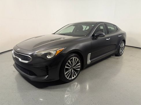Used 2019 Kia Stinger Base image 3