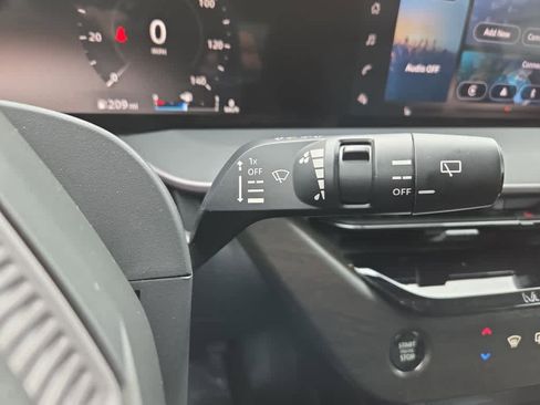 Used 2025 Nissan Murano SV AWD/4WD image 29