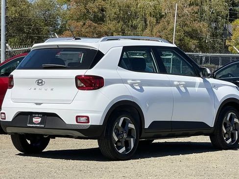 New 2026 Hyundai Venue SEL FWD image 6