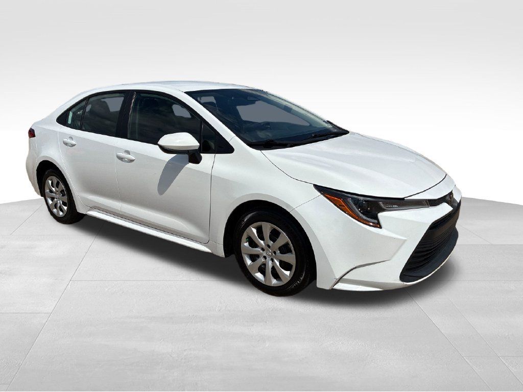 Used 2024 Toyota Corolla LE FWD image 8