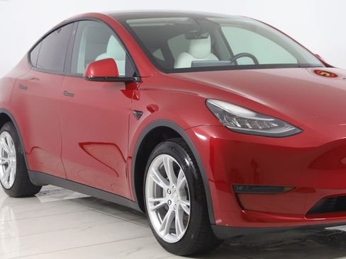 Used 2021 Tesla Model Y Long Range AWD/4WD image 38